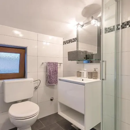 Lovely In With Kitchen Apartment Pula