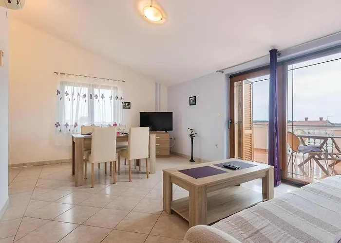 2 Bedroom Amazing In Apartment