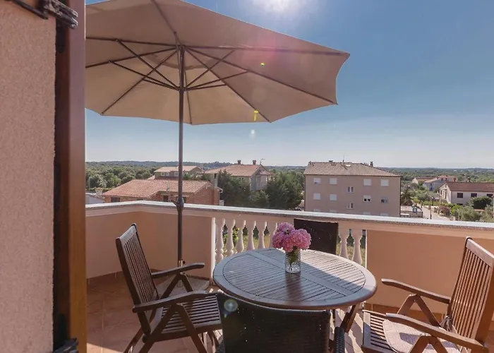 Apartment 2 Bedroom Amazing In Pula